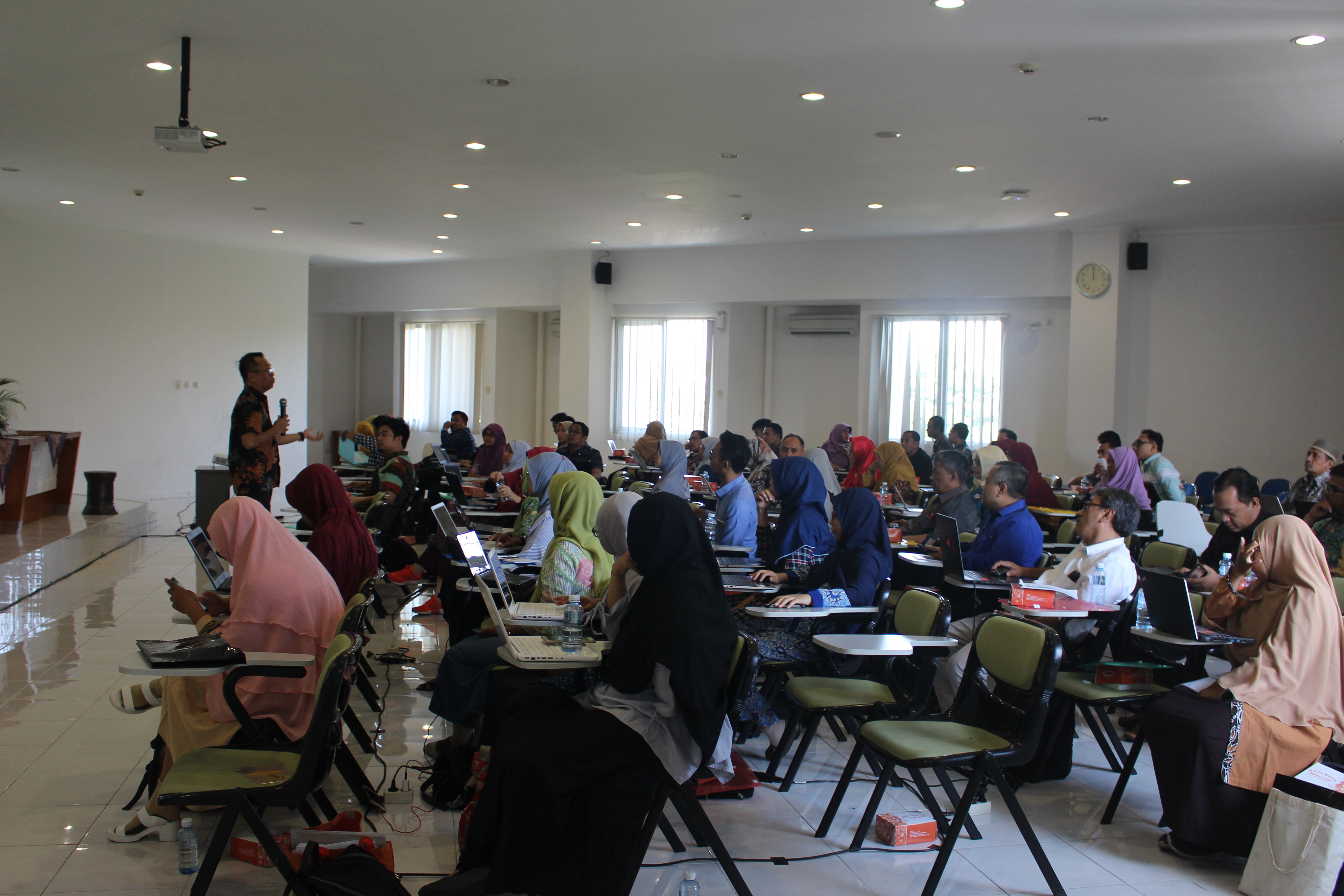 PELATIHAN SCIENCEDIRECT & MENDELEY DI DIREKTORAT PERPUSTAKAAN UII